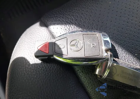 2015 Mercedes-Benz Glk 350 z USA, uszkodzony, nr VIN WDCGG5HB1FG388086